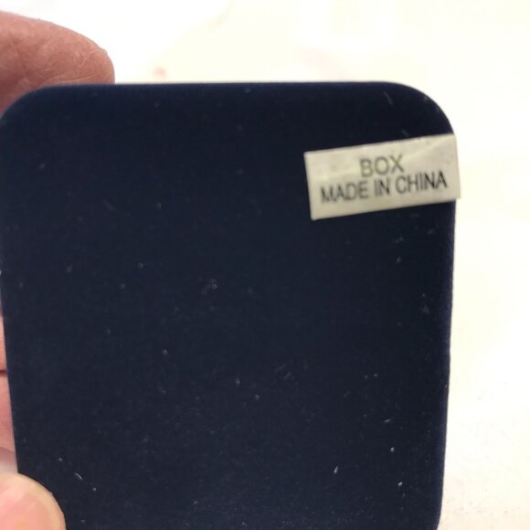 10K Diamond Accent Initial Pendant "L" In Velvet Box By Avon - Picture 5 of 15